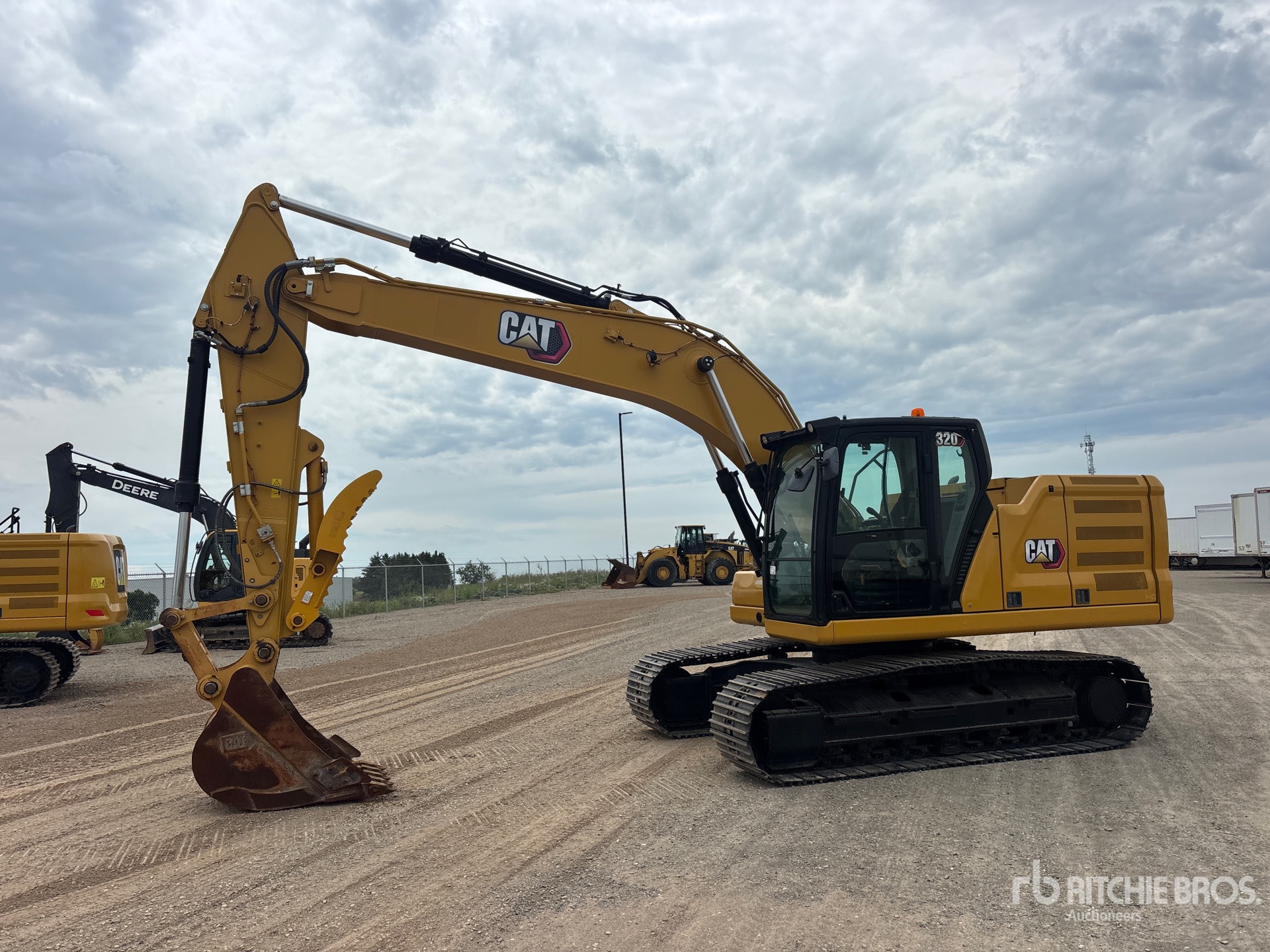 2021 Cat 320 Tracked Excavator
