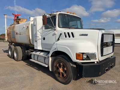 1997 Ford L9000 Water Truck