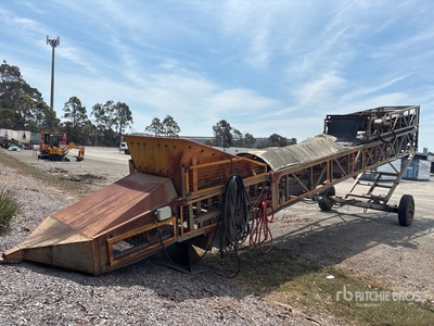 2008 Striker 900 mm x Portable Stacking Conveyor