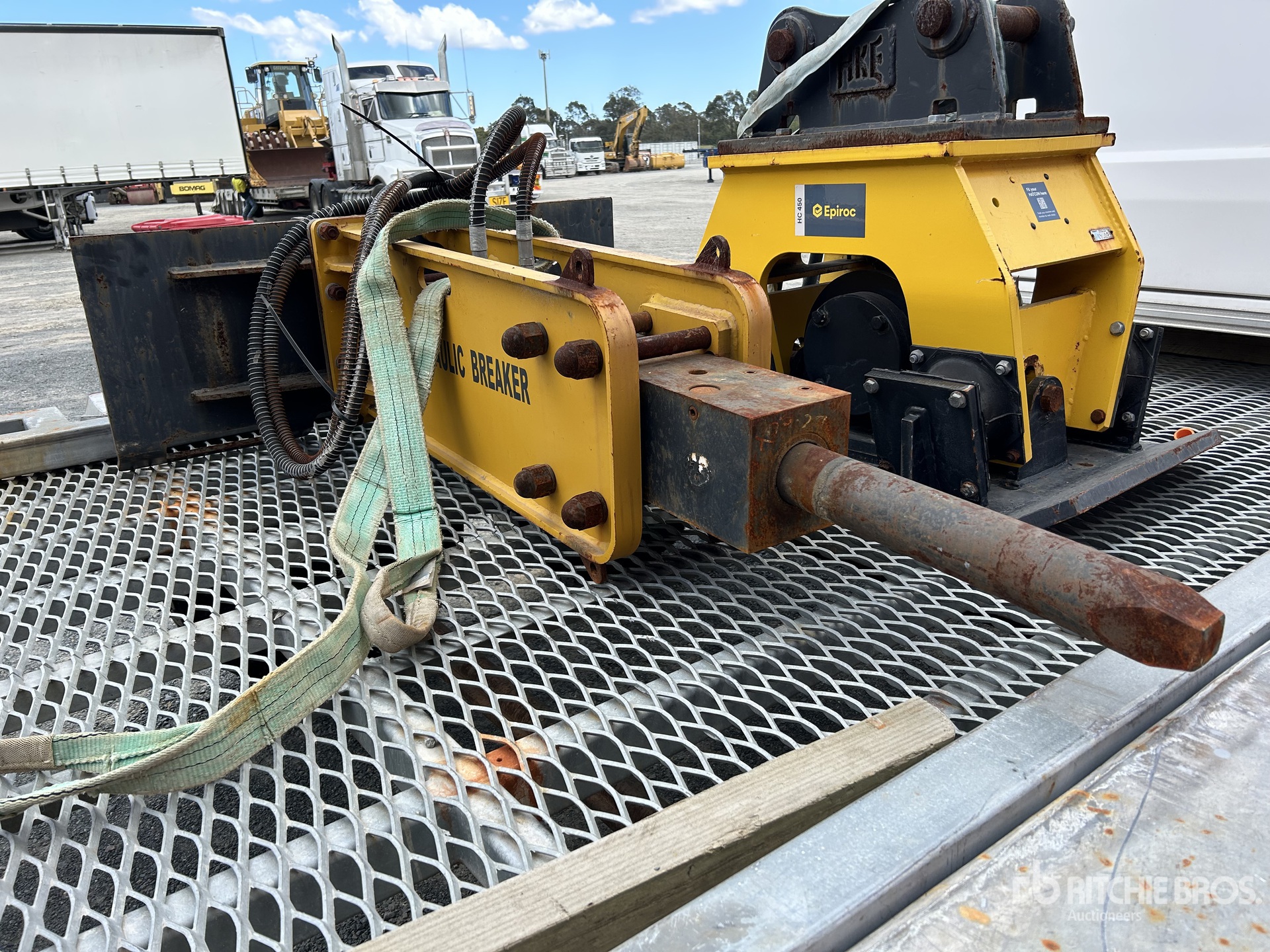 ZW-750 Hydraulic Breaker