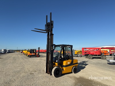 2010 Yale GDP35VX E2195 3320 kg Forklift