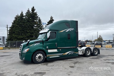 2020 Freightliner Cascadia 126 6x4 T/A Sleeper Truck Tractor