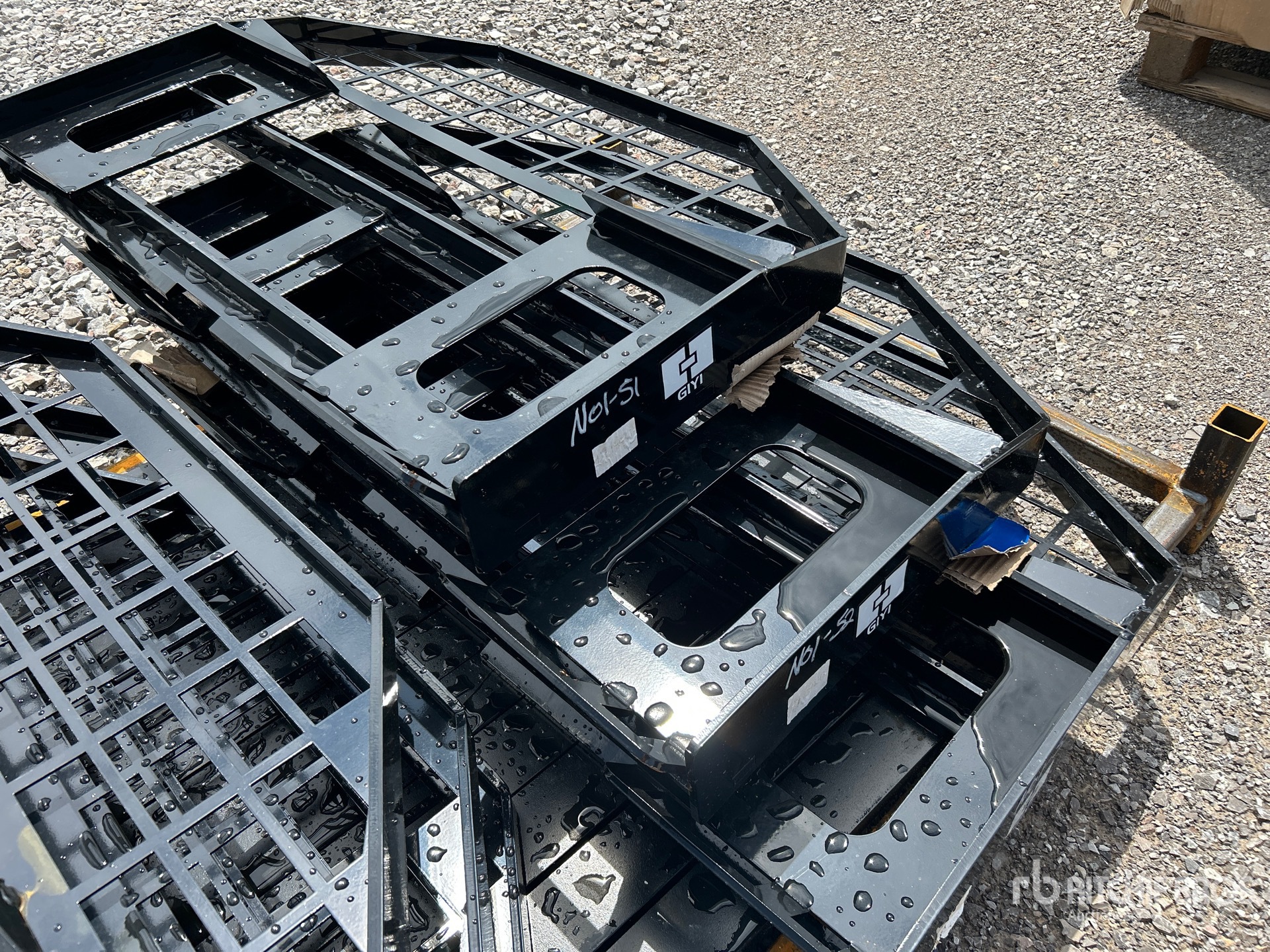 2025 GIYI GY-DHC 48 in Skid Steer Forks (Unused)