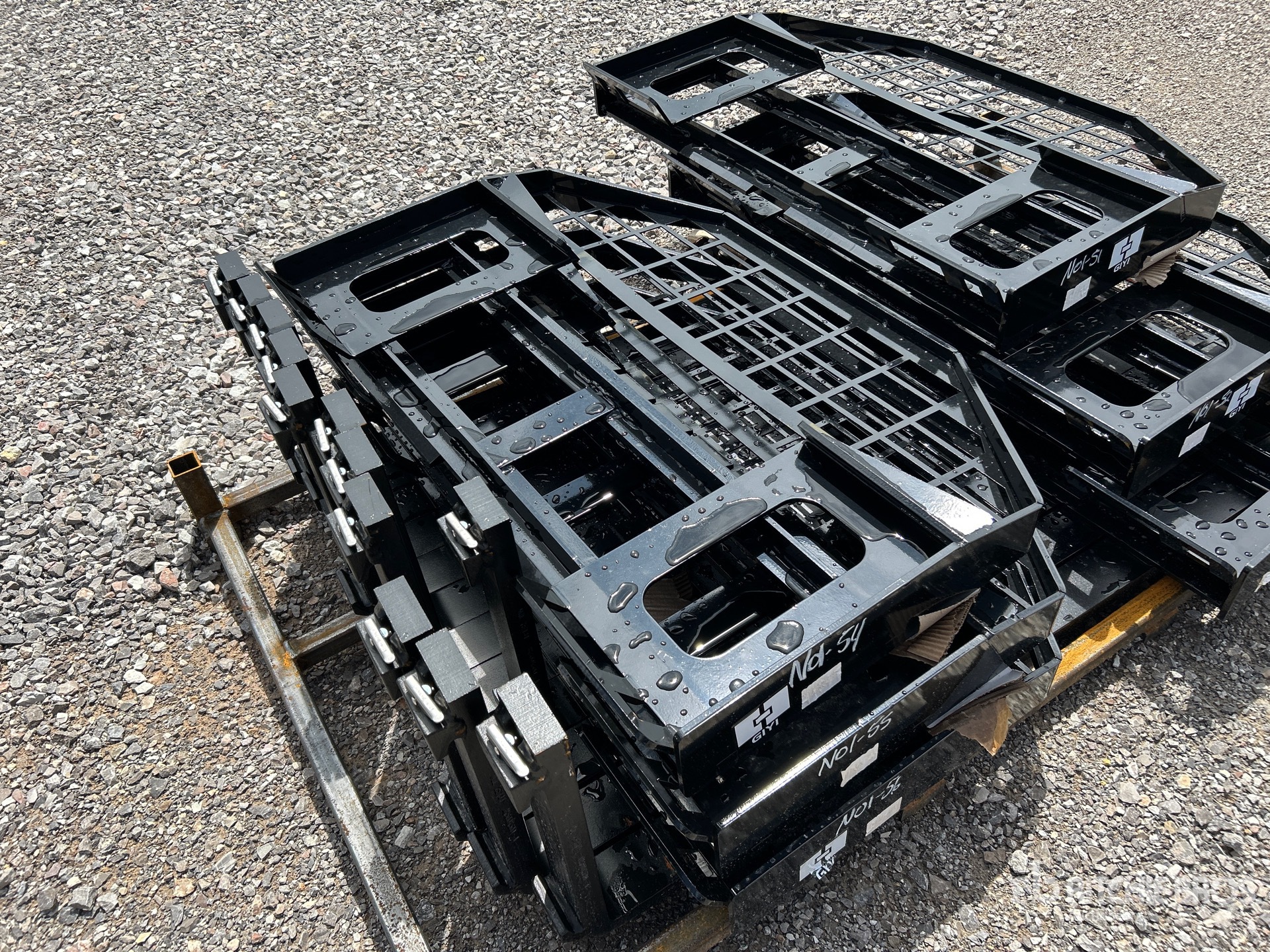 2025 GIYI GY-DHC Skid Steer Forks (Unused)