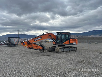 2021 Doosan 225LC Tracked Excavator