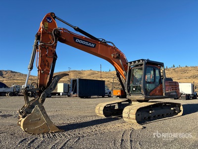 2021 Doosan 225LC Escavatore cingolato