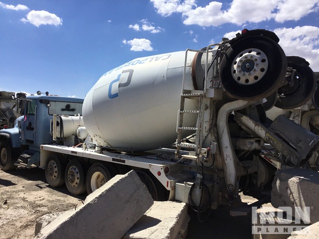 CAMIóN REVOLVEDOR 1999 INTERNATIONAL MCNEILUS 11 CYD