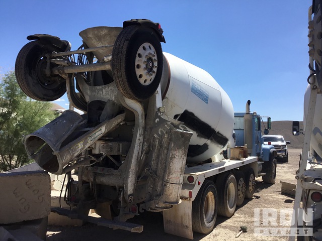 CAMIóN REVOLVEDOR 1999 INTERNATIONAL MCNEILUS 11 CYD