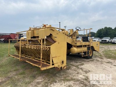 Etnyre Chip Spreader (Inoperable)