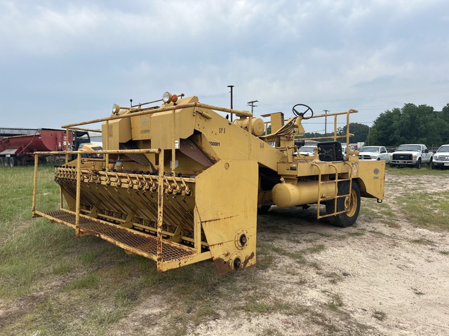 Etnyre Chip Spreader (Inoperable)