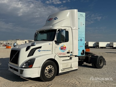 2016 Volvo VNL42T300 CNG 4x2 トラックトラクター（S/A）