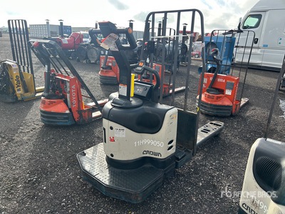 2011 Crown PE4500-60 6000 lb Electric Pallet Jack