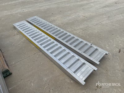 6 Ton Aluminum Loading Ramps (Unused)