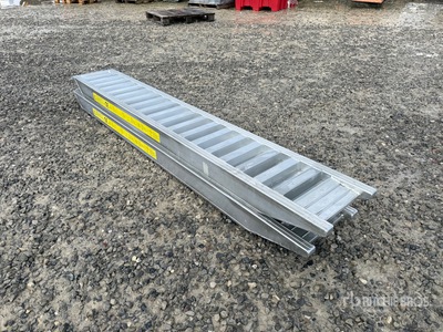 6 Ton Aluminum Loading Ramps (Unused)