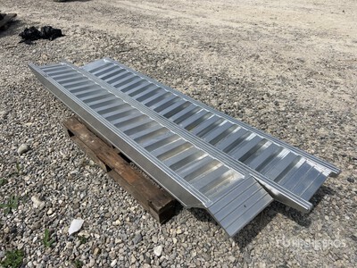6 Ton Aluminum Loading Ramps (Unused)