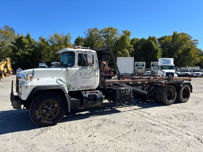 2000 Mack RD688SX 6x4 Ciężarówka typu Roll-Off