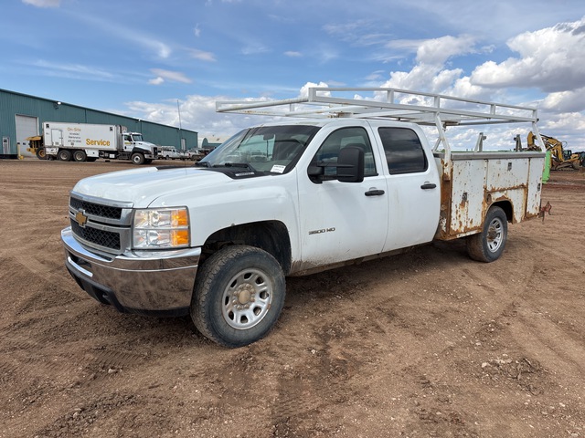 2014 Chevrolet Silverado 3500HD 4x4 Crew Cab Utility Truck