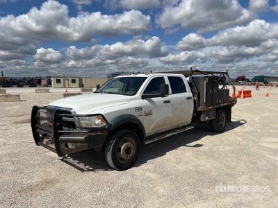 2017 Ram 5500 4x4 Crew Cab Camión Caja Abierta