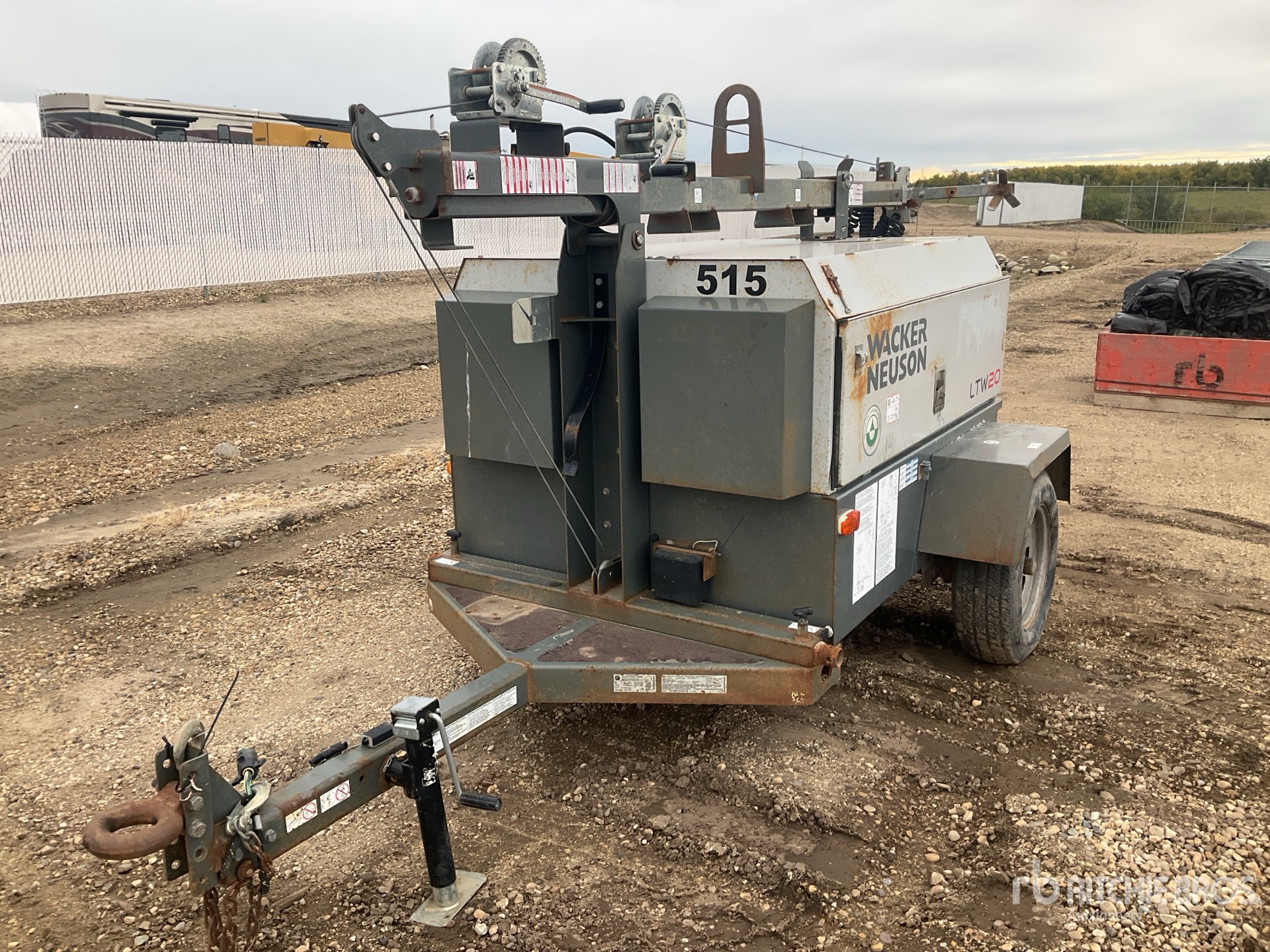 2012 Wacker Neuson 20 kW を見 Light Tower