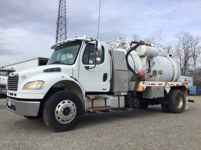 Fruitland on 2008 Freightliner M2 106 4x2 Vacuum Tanker Truck