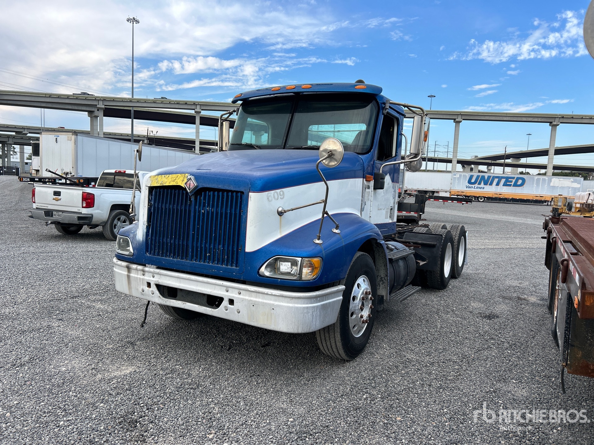 2002 International 9100i 6x4 T/A Day Cab Truck Tractor