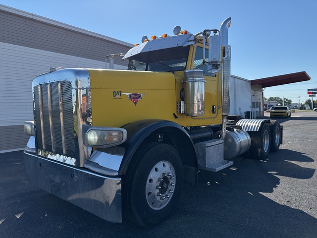 2008 Peterbilt 388 6x4 T/A Day Cab Truck Tractor 2008 Peterbilt 388 6x4 T/A Day Cab Truck Tractor