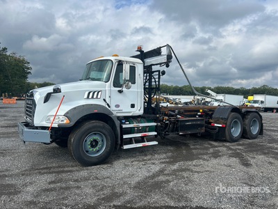 2016 Mack GU813 Granite 6x4 شاحنة لرفع ووضع الحاويات