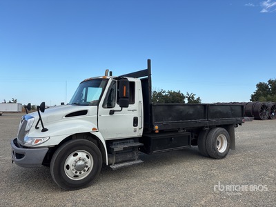 2014 International 4300 SBA 4x2 Camión plataforma volquete