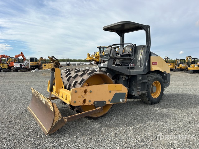 2013 Volvo SD75 Padfoot Drum Compactor | Ritchie Bros. Auctioneers