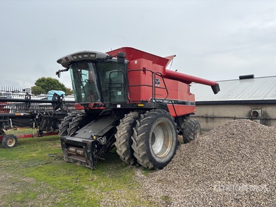 2004 Massey Ferguson 9690 حصادة مجمعة