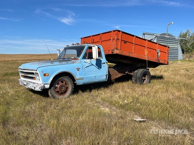 1968 Chevrolet 30 4x2 Getreidetransporter (Inoperable)
