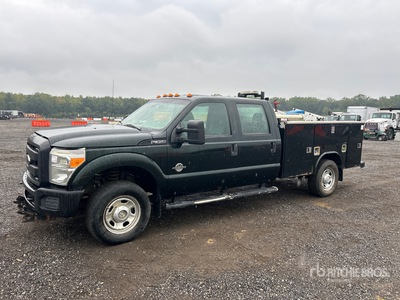 2012 Ford F-350 4x4 Crew Cab Utility Truck