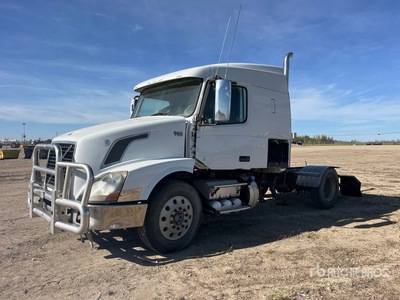 2014 Volvo 6x4 Cabeza Tractora Cabina Dormitorio (Inoperable)