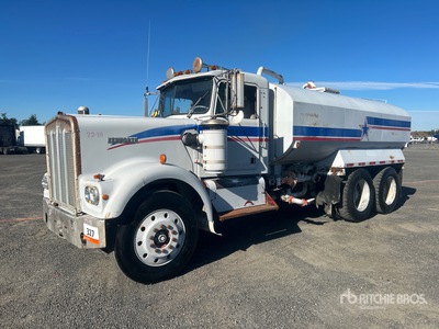 1973 Kenworth W900 4000 gal 6x4 Camion cisterna de agua
