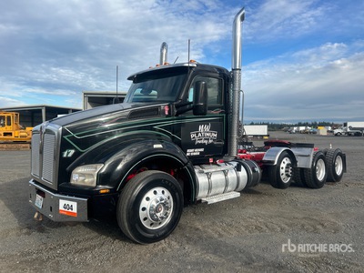 2016 Kenworth T880 8x4 Tri/A Day Cab Truck Tractor