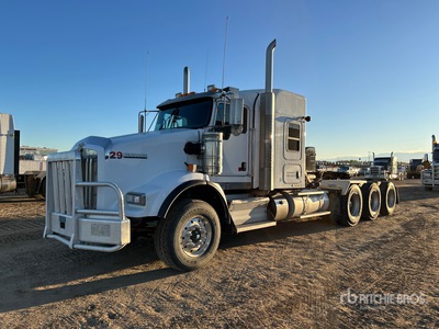 2015 Kenworth T800 8x6 تراكتور شاحنة بسقف (ثلاثى المحور)