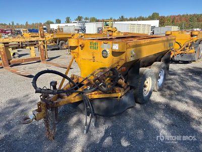 2007 Colpron Hydraulic 8 ft Portable Salt Spreader