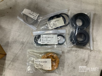 (101) Oshkosh 3919960 Front Service Ball Joint Kits