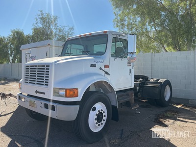 1998 International 4900 4x2 S/A Day Cab Truck Tractor