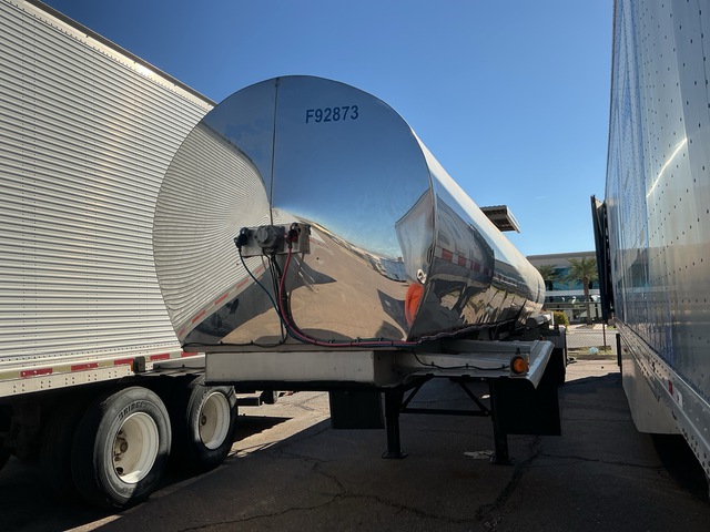 2001 Brenner 4500 gal T/A Tanker Trailer