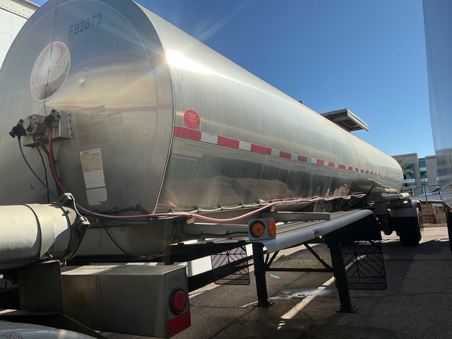 2001 Brenner 4500 gal T/A Tanker Trailer