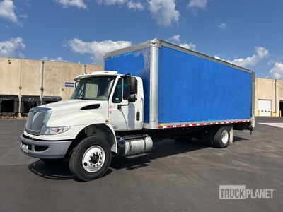 2015 International 4300 4x2 Autocarro furgonato