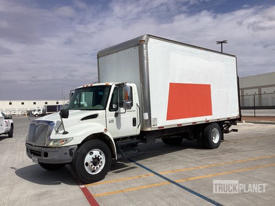 2006 International 4300 6x2 Moving Van Truck