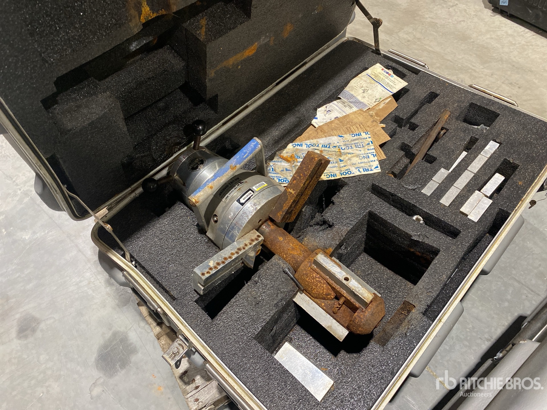 Tri-Tool Bevel Master 214B Pipe Beveling Machine
