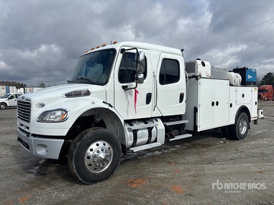 2021 Freightliner M2 106 4x4 Crew Cab サービスカー