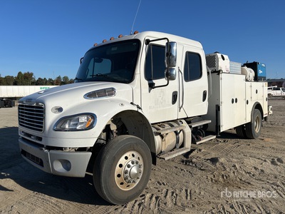 2021 Freightliner M2 106 4x4 Crew Cab Camion de servicios