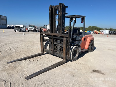 2019 Toyota 8FD70U 14100 lb Pneumatic Tire Forklift