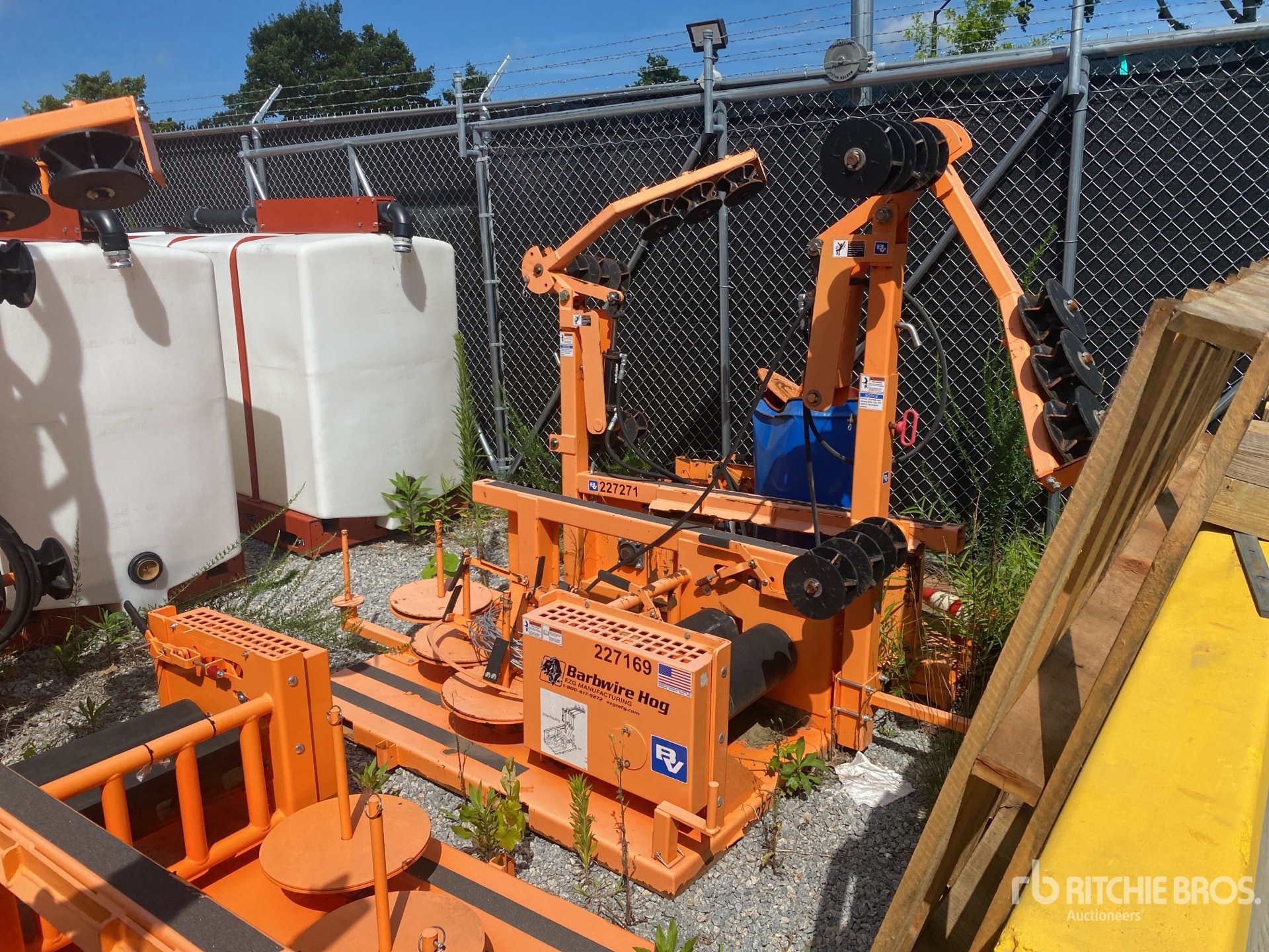 EZG Barbwire Hog Skid Steer Barbwire Stretcher