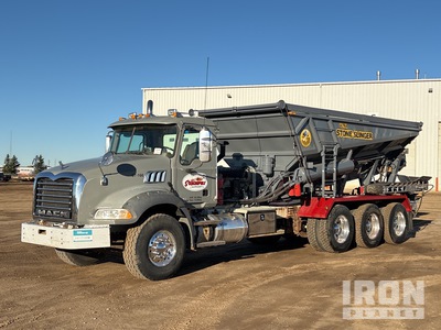 Dahms Stone Slinger on 2007 Mack CT713 8x6 Rozrzutnik kamienia