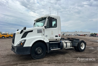 2018 Volvo VNL 4x2 トラックトラクター（S/A）
